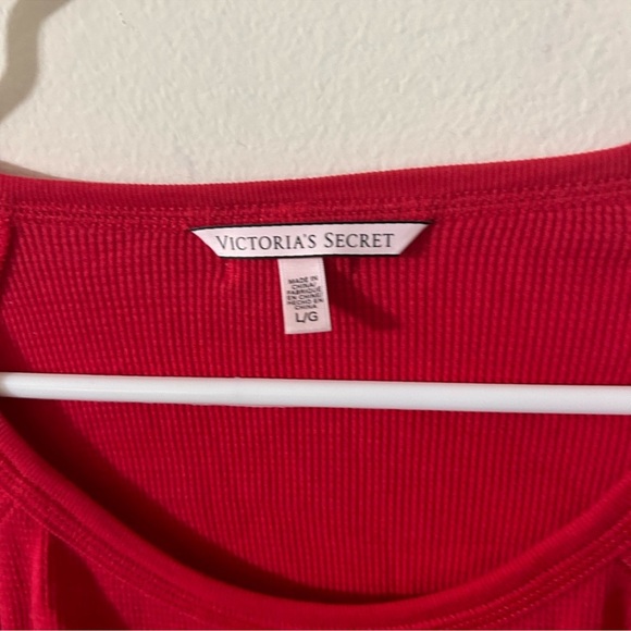 Victoria's Secret red thermal long sleeve shirt women’s size large - Picture 2 of 3